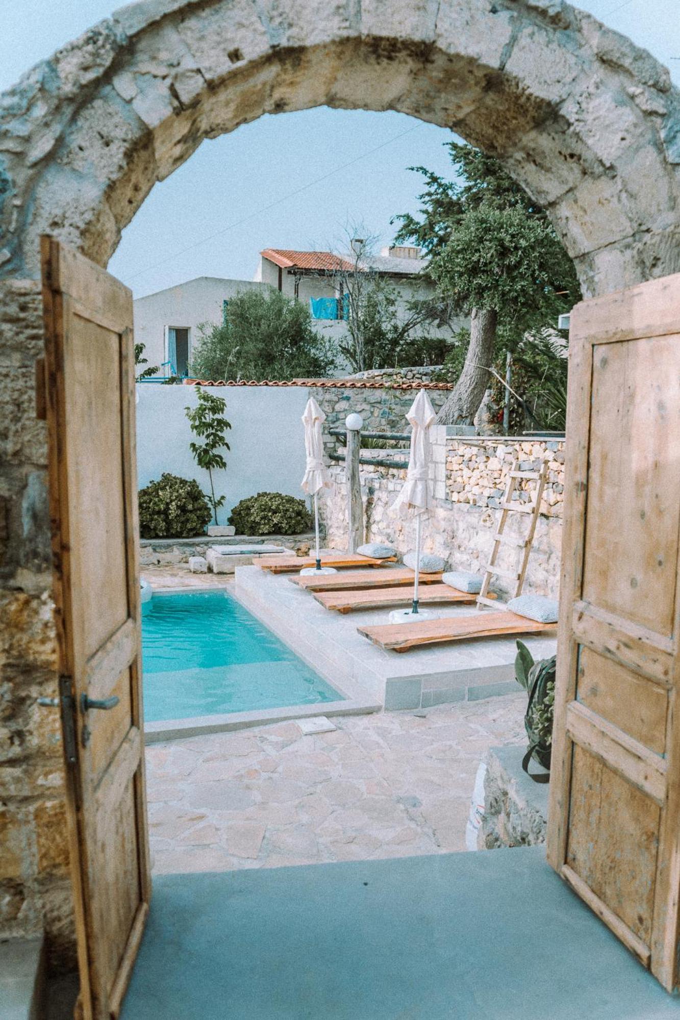 Antonia'S Stonebuilt Mansion With A Private Pool Villa Armenoi  Exterior photo
